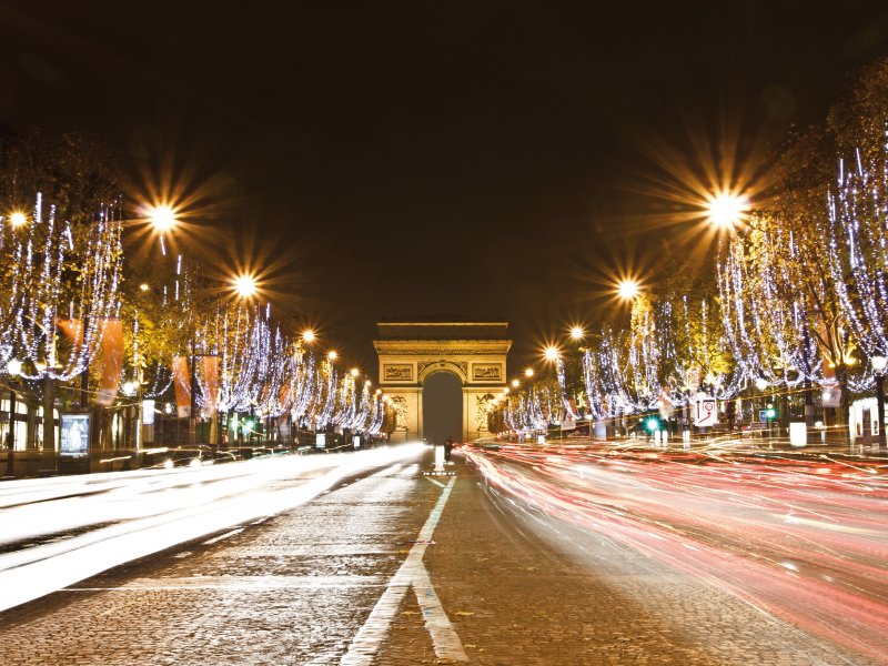 Champs Elysees in Paris zur Weihnachtszeit Mosah - fotolia.com