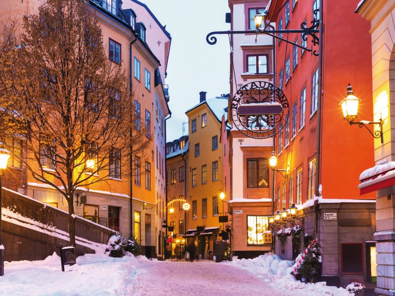 Winter in der Altstadt von Stockholm Scanrail - stock.adobe.com