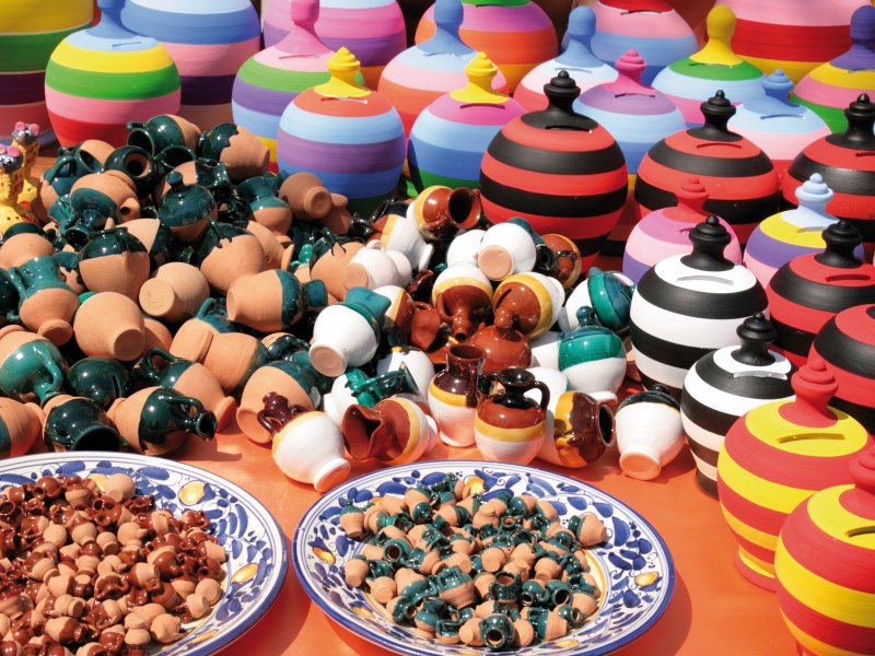 Typische Keramik-Souvenirs stefaniav-fotolia.com