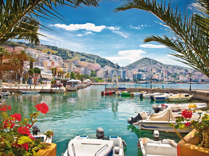 Hafen von Saranda  Aleksandar Todorovic - stock.adobe.com