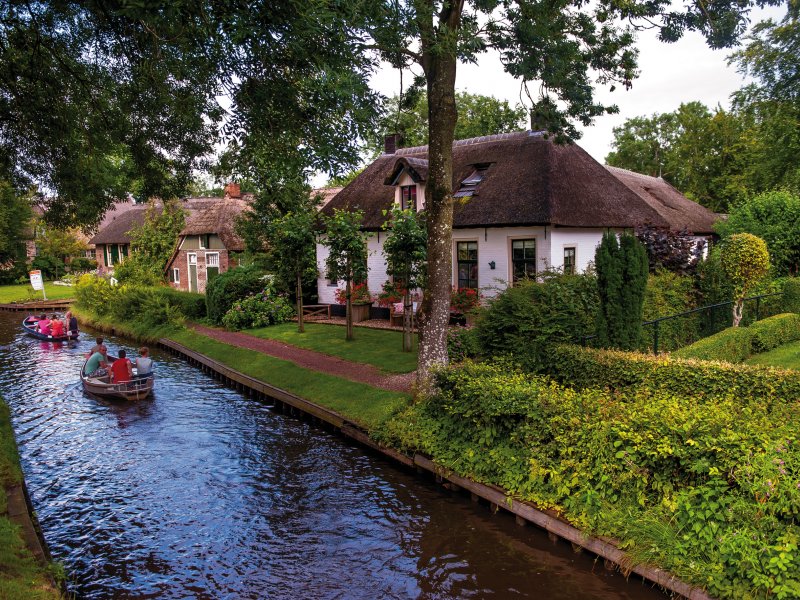 Grachtenfahrt in Giethoorn jennyrainbow - stock.adobe.com