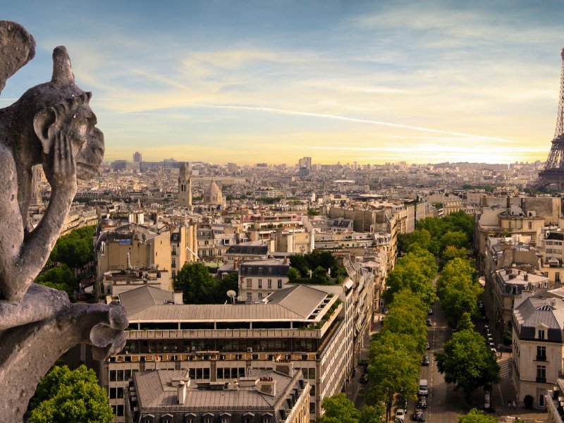 Blick über Paris Phil_Good - stock.adobe.com