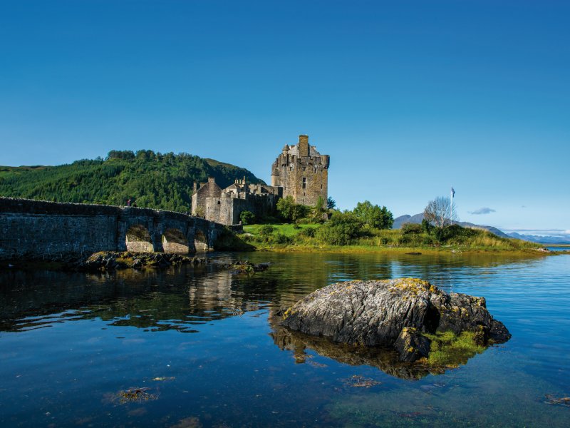 Eilean Donan Castle, Loch Duich grafxart - stock.adobe.com